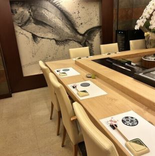 在輕鬆私密的空間享受工匠的技巧和季節風味。最多可與 16 人一起享受特別的時刻。