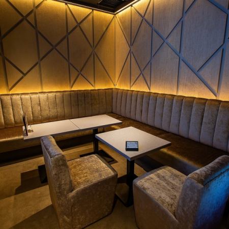 【VIP個室】静かに会話やお食事を楽しみたい方におすすめのプライベート空間をご用意！パーティーを盛り上げる人気料理＋飲み放題が付いた個室プランも各種ご用意しております♪※画像はイメージです。