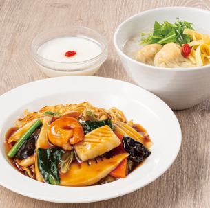 Mixed Vegetable Fried Noodles (Half Portion) & Shrimp Wonton Congee (Half Portion) Set