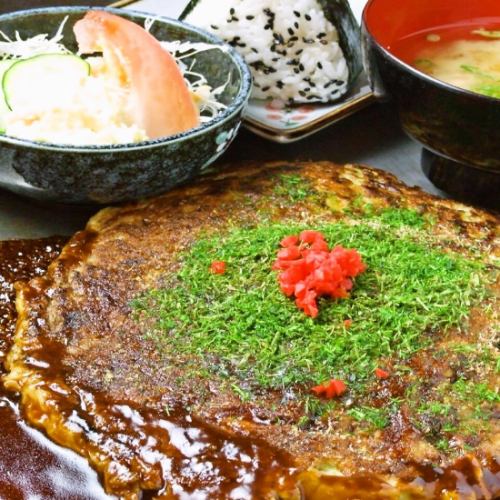 Great value lunch set meals start from 858 yen (tax included)!