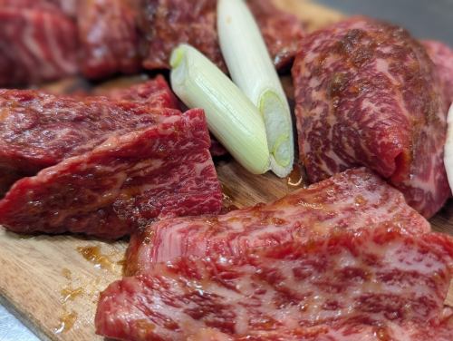 うま味たっぷりの肉を自分好みに焼き上げて満腹になりにきてくださいね！

肉と鍋さとりはJR尼崎の北側アミング潮江内にある焼き肉店です。アミングの地下駐車場と提携しているので駐車場完備です！

#尼崎焼肉 #尼崎焼肉屋 #尼崎ランチ #関西焼肉 #大阪焼肉 #大阪焼肉グルメ #大阪焼肉ランチ #大阪焼肉ディナー #大阪焼肉屋 #JR尼崎 #JR尼崎グルメ #JR尼崎駅 #尼崎キューズモール #尼崎 #尼崎市 #尼崎グルメ #尼崎ディナー #尼崎ごはん #尼崎市グルメ #尼崎飲み #尼崎居酒屋 #尼崎エール飯 #amagasaki #amagasakigourmet #kobe #大阪ランチ