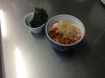Pork ribs kimchi monja (pork belly, kimchi, Korean seaweed)