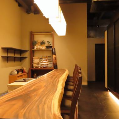 オープンしたての綺麗なお席で、気持ちよくお食事を楽しめます◎おひとり様も気軽に座れるカウンター席をご用意しておりますので、普段のちょっとしたお食事シーンで美味しい日本料理を食べられるのも嬉しいポイントです。