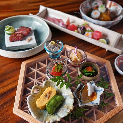 接待・記念日・ご家族での各種お祝いなど様々なシーンに対応できる【3種類の会席コース】をご用意。