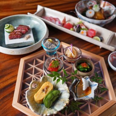 接待・記念日・ご家族での各種お祝いなど様々なシーンに対応できる【3種類の会席コース】をご用意。