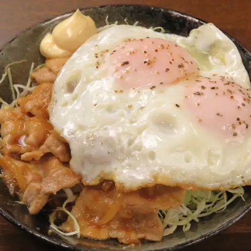 大人気の名物目玉のしょうが焼き!秘伝の味付け♪