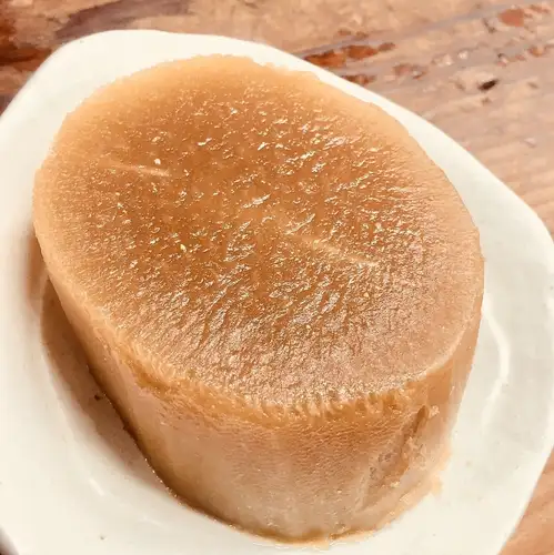 もつの旨味が浸みた"大根"