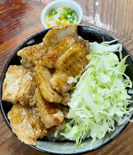 いっぱちや特製バラ丼