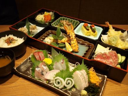 桔梗【松花堂会席コース】刺身盛りや焼きゴールデンキングクラブ!お料理全9品飲み放題付6000円