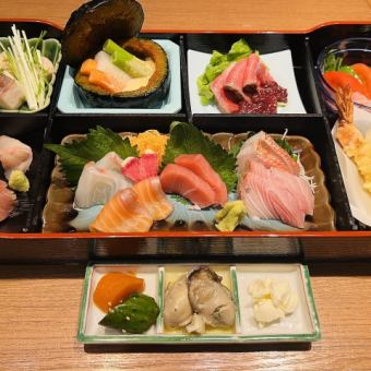 【8000円】豪華絢爛コース◆名物刺身5点盛りなど旬を集めた全8品　飲み放題付！