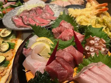 【¥5000】满意套餐◆8道菜，包括5件刺身拼盘和自制烤牛肉，畅饮！