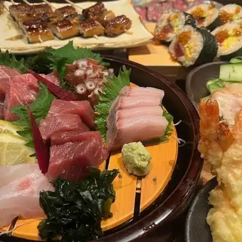 【¥6,000】奢華豐盛的套餐！這道令人滿意的九道菜套餐包含五種刺身拼盤！