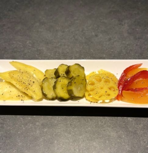 自家製ピクルスの盛り合わせ