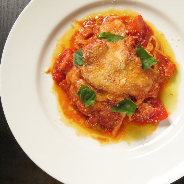 Mozzarella cheese with fresh tomato sauce