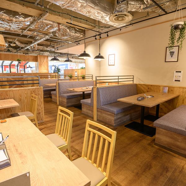 ≪Resort-like atmosphere≫ Our shop is particular about the interior! We have 15 table seats for 6 people ◎ There are sofa seats and box seats.There is also a great course where you can enjoy SOZAI's popular menu! Book early ♪