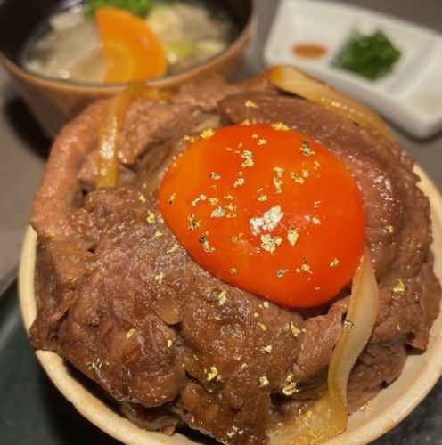 The ultimate beef bowl set of all domestic brand beef A5 2000 yen