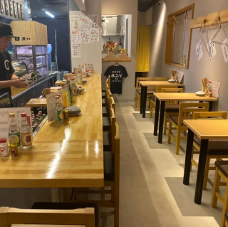おひとり様でもご利用しやすいカウンター席を完備しております★サク飲みやデート、ご友人とのちょっとした飲み会など様々なシーンでご利用いただけます！