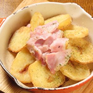 イモとベーコンのフライパン