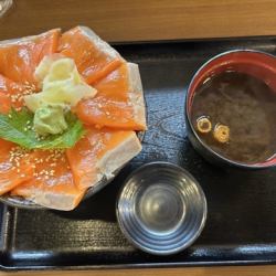 (67)特製サーモン丼