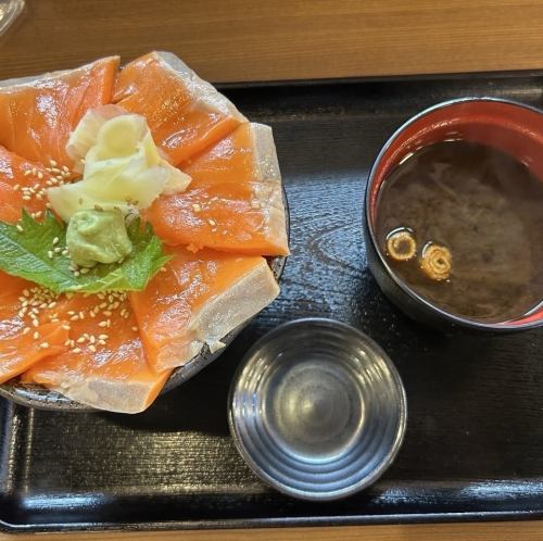 (67)特製サーモン丼