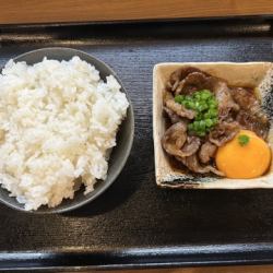 (79)《ご奉仕価格!》牛すき焼きごはん