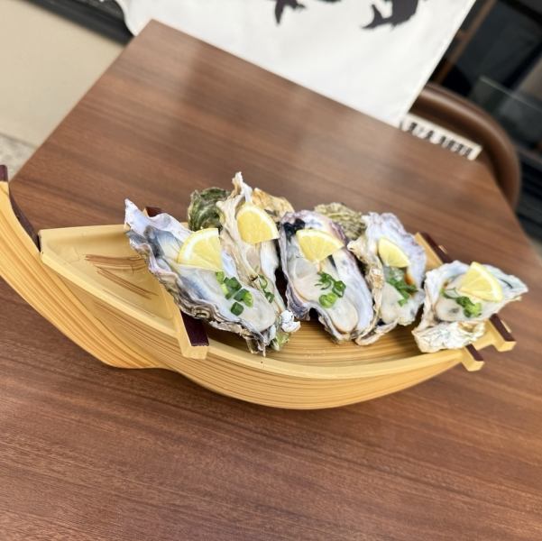 【お見逃しなく♪】直送された活きの良さ◆豪快！牡蠣舟盛り　1045円(税込)