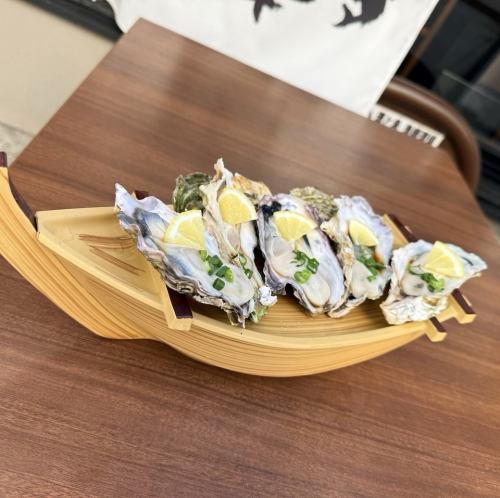 【お見逃しなく♪】直送された活きの良さ◆豪快！牡蠣舟盛り　1045円(税込)