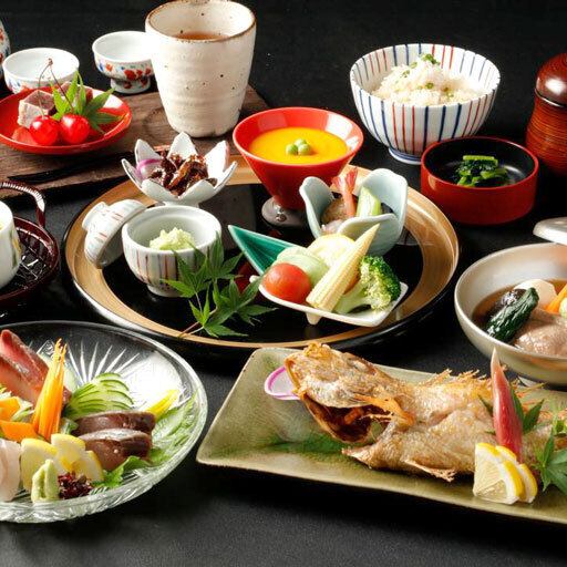 ＜全室個室＞【雫】「タラバ蟹と鮑の飛騨焜炉焼き」「のどぐろ薄造里」など～全9品～
