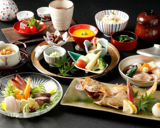 <全室個室>【雫】「タラバ蟹と鮑の飛騨焜炉焼き」「のどぐろ薄造里」など~全9品~