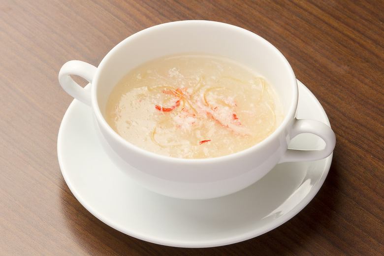 フカヒレと蟹肉のスープ