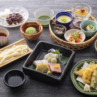 [Lunch only] Flower basket and tempura sashimi set meal with matcha and anmitsu