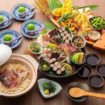 《お料理のみ》うおまん皿鉢コース◆お造り3種、名物の鯛めしなどが楽しめる¥4,000