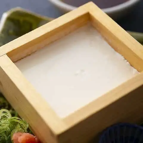 うおまん名物「美人豆富」