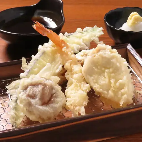天ぷら、菜種油でサクッと食べれる、　天ぷら5種盛り