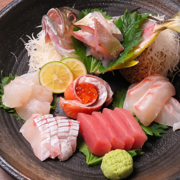 鮮度抜群！旬の魚介のお造り