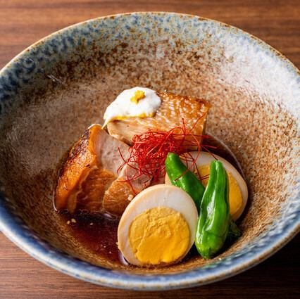 The main dish, "stew," is a must-try! Enjoy this special dish with your favorite alcoholic beverage.