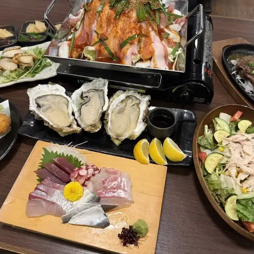 【夏の極みコース】5000円3時間飲み放題&ピリ辛豚バラ鉄板焼に鮮魚4点盛り合わせ付き
