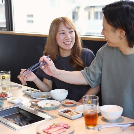 お洒落な店内で楽しむ絶品焼肉に舌鼓♪デートや女子会にも◎