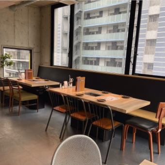 It can accommodate 4 to 6 people.This restaurant is perfectly described as "stylish yakiniku."You'll be sure to be satisfied not only with the atmosphere but also with the quality of the meat.It's perfect for those who want to enjoy high-quality meat in style on a date or other occasion.