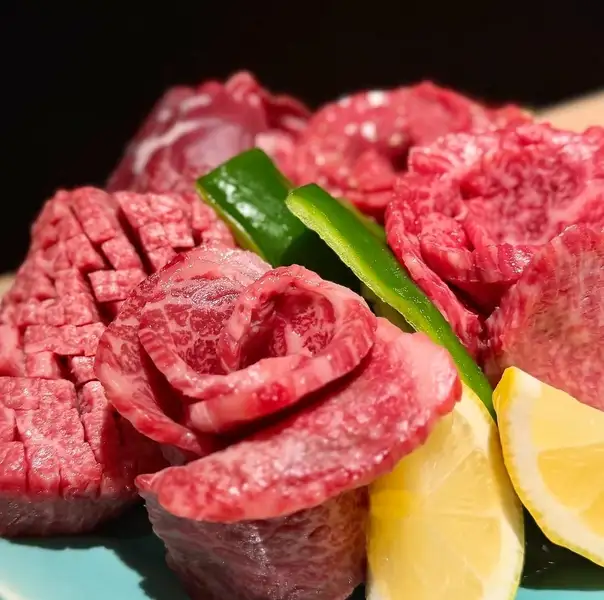 【大切なアニバーサリーに】特選和牛の「肉ケーキ」＆メッセージプレート付コース