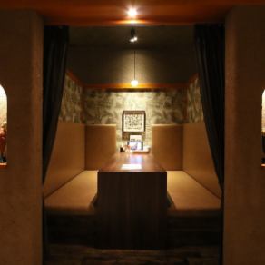 6名様掛けのテーブル席です。ちょっとしたお集りや、打上げや女子会などの各種宴会にもご利用いただけます◎