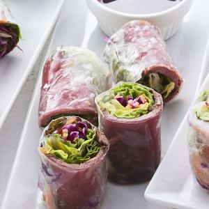 Roast beef spring rolls