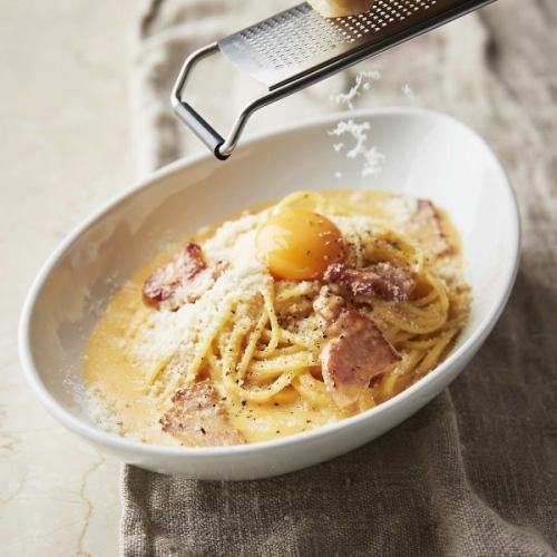 【クリーム】イタリア産熟成チーズの濃厚カルボナーラ