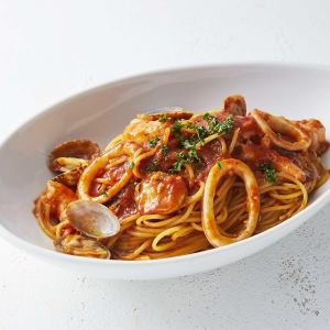 [Tomato] Pescatore with seafood and ripe tomatoes