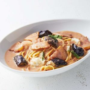 [Tomato] Eggplant and mozzarella with tomato cream
