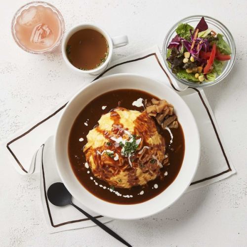 セレクトランチ【メイン1品+ミニサラダ+スープ&ドリンクバー】