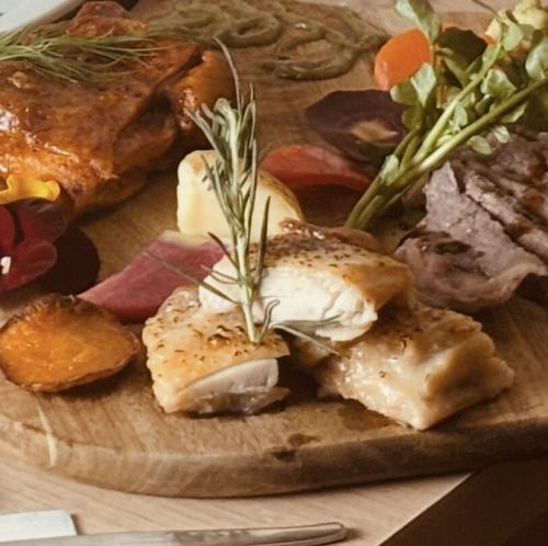 肉、肉、肉拼盘（三种肉类开胃菜拼盘）
