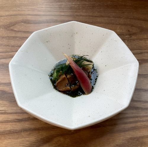 蝦夷アワビの柔らか煮 青海苔酢和え