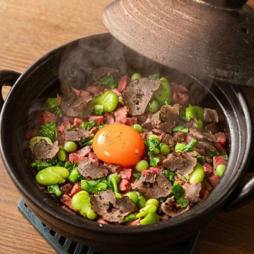 黒毛和牛とフレッシュトリュフと紅はるかの土鍋ご飯