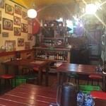 当店は居心地の良さを大切にした心温まる空間をご提供しています。自慢の本格タイ料理の数々は新鮮な食材を使用し、タイの伝統的な味わいを忠実に再現しています。スパイシーな料理や、香り高いハーブを使ったメニューを、リーズナブルなお値段でご提供しています。心温まる空間で当店の美味しい料理をぜひお楽しみ下さい！